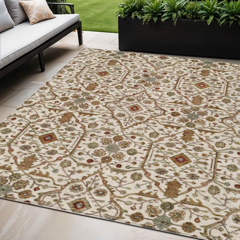 HomeRoots Floral Transitional Rectangle Outdoor Rug - 5' X 8'