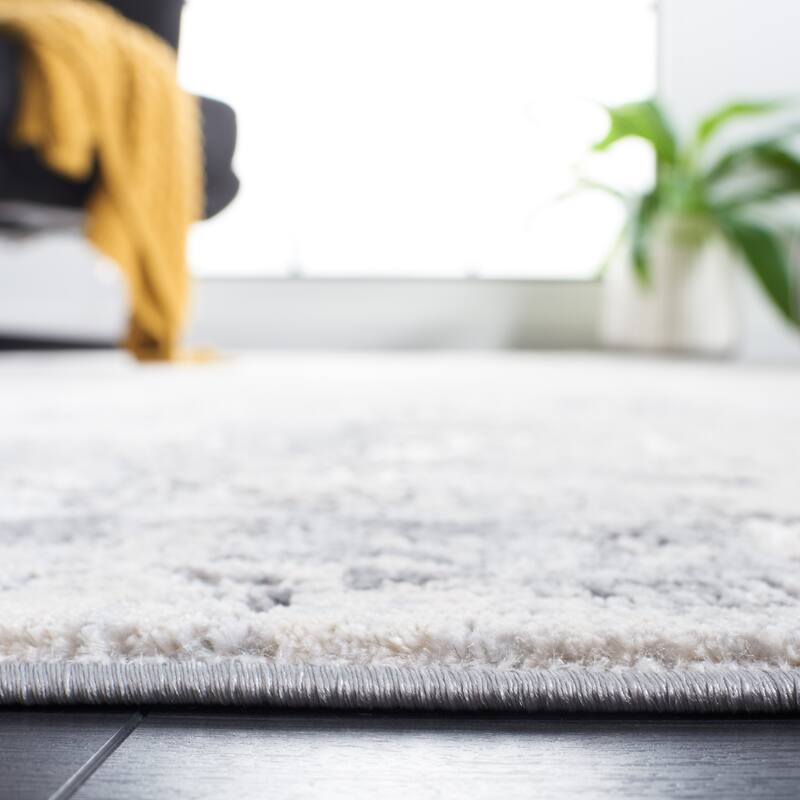 SAFAVIEH Vogue Lelia Modern & Contemporary Rug