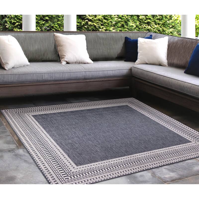 Liora Manne Malibu Etched Border Indoor/Outdoor Rug