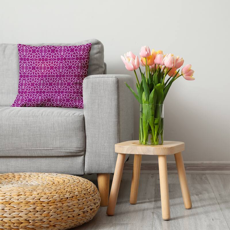 Tiny Giraffe Pattern Decorative Throw Pillow