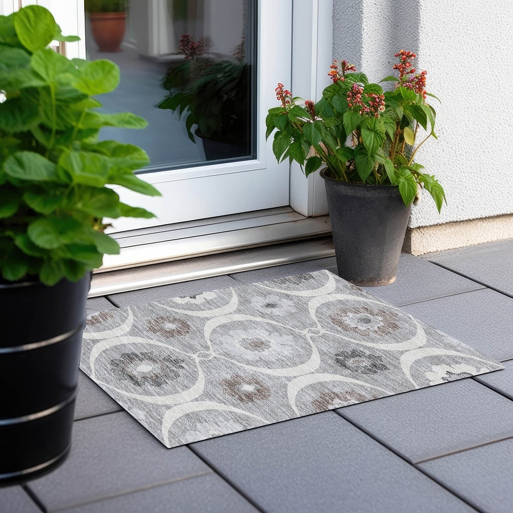 Machine Washable Indoor/ Outdoor Chantille Floral Geo Rug