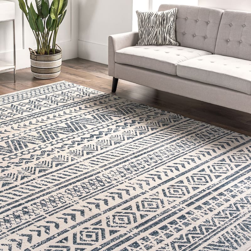Nuloom Chloe Tribal Motif Banded Area Rug