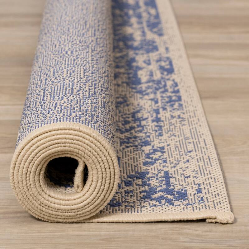Jackson Collection - Beige/Blue Distressed Traditional Indoor/Outdoor Rug