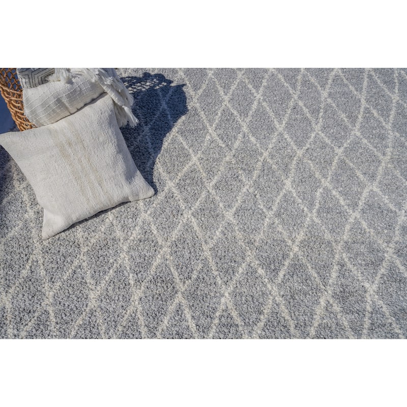 Giorgio Indoor Outdoor Reversible Grey/Ivory Area Rug.