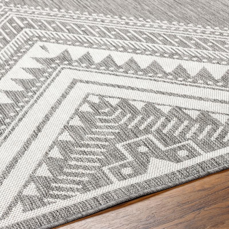 Livabliss Searia Indoor/ Outdoor Boho Diamond Area Rug