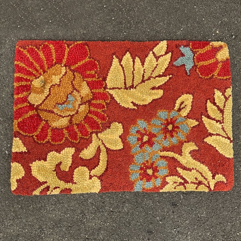 HERAT ORIENTAL Handmade Tibetan Floral Wool Rug