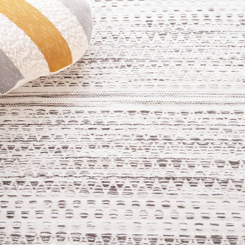 SAFAVIEH Handmade Kilim Gilberte Boho Geometric Wool Rug