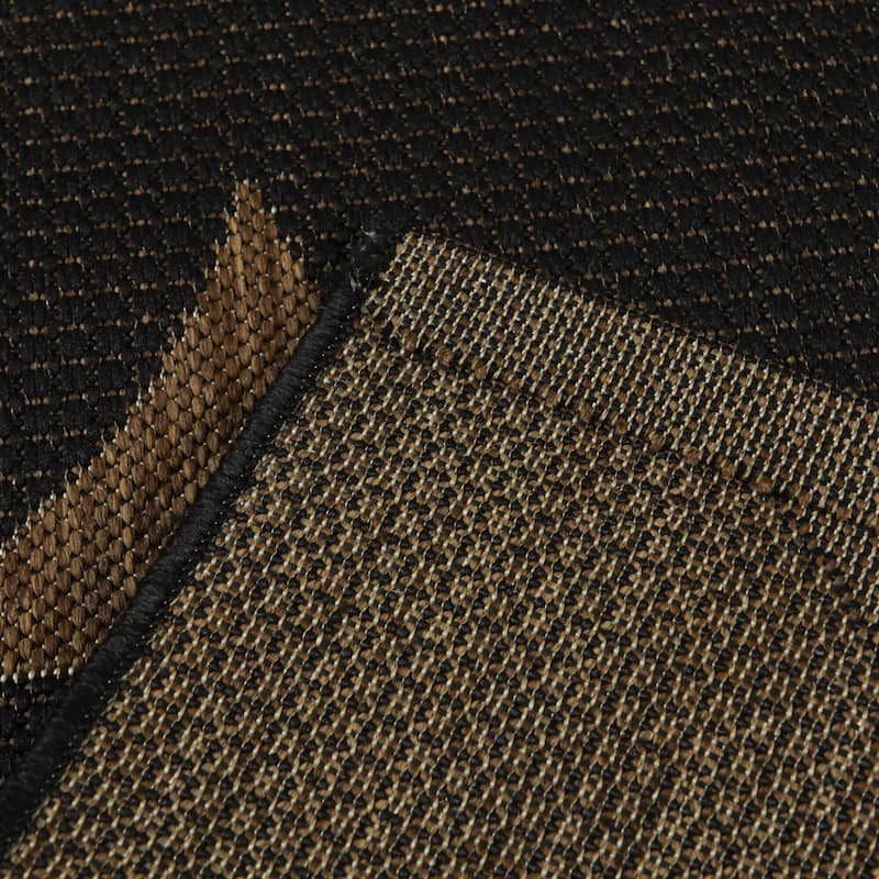 Nielsen Modern Indoor/Outdoor Area Rug