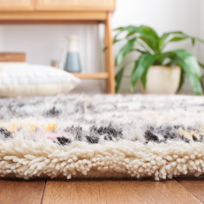 SAFAVIEH Hand-knotted Kenya Farnaz Southwestern Tribal Wool Rug