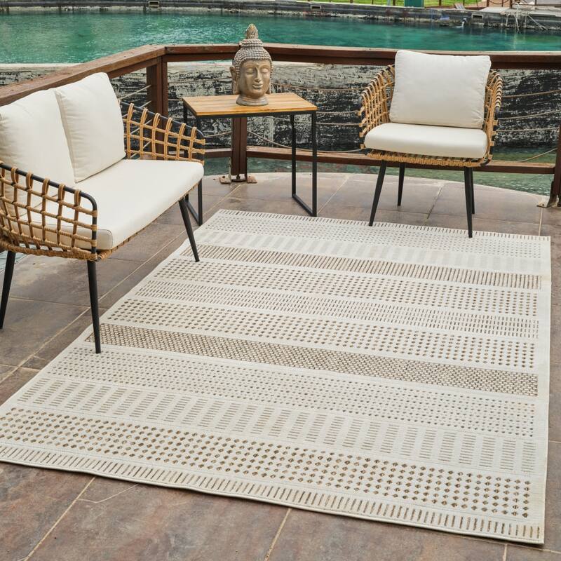 Bave Stylish Geometric Weather Resistant Current & Stylish Outdoor Rug