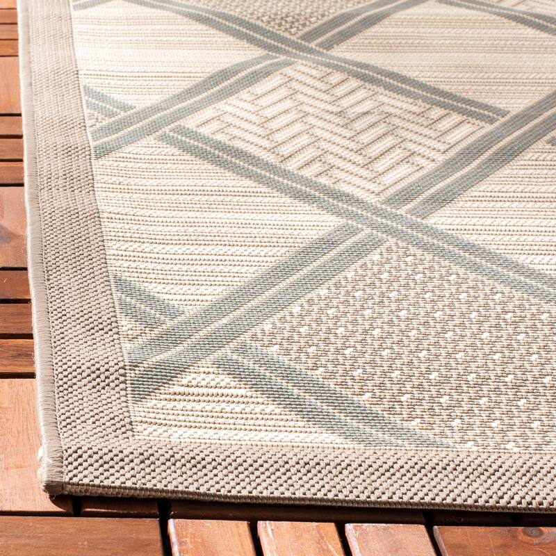 SAFAVIEH Courtyard Stiliana Indoor/ Outdoor Waterproof Patio Backyard Rug