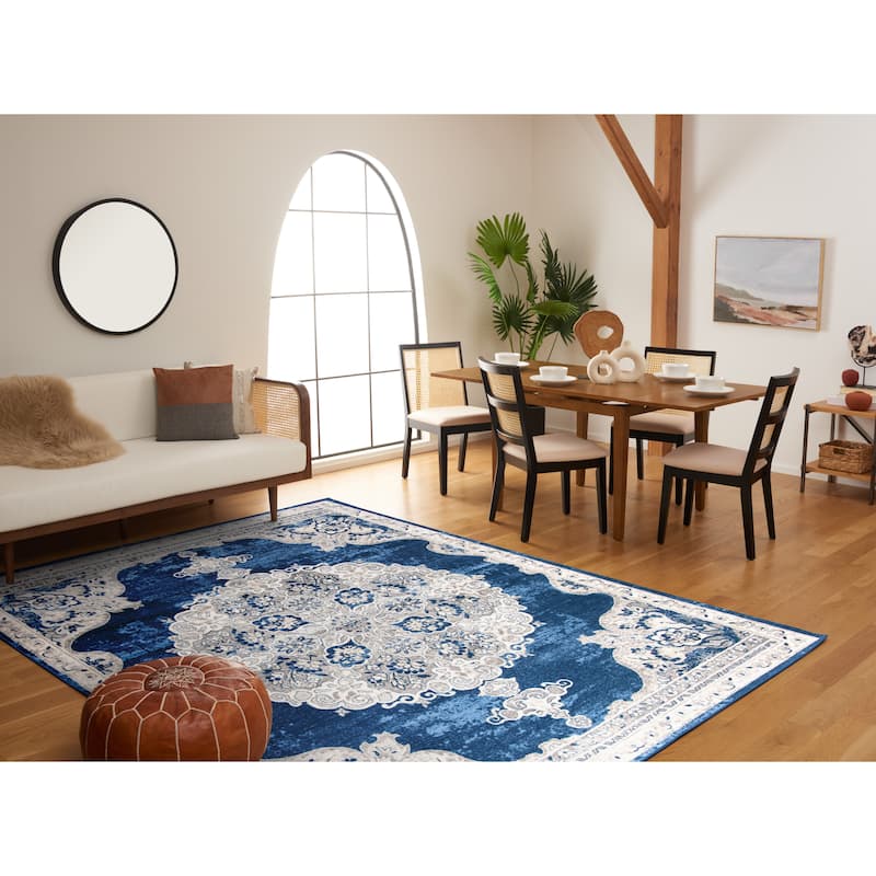 SAFAVIEH Brentwood Coralyne Traditional Oriental Rug