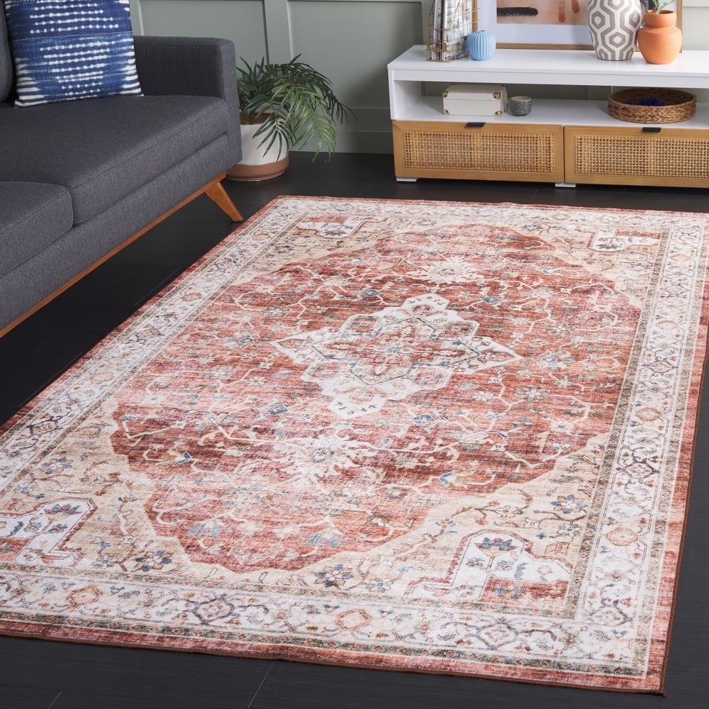 SAFAVIEH Santa Monica Letty Traditional Rug