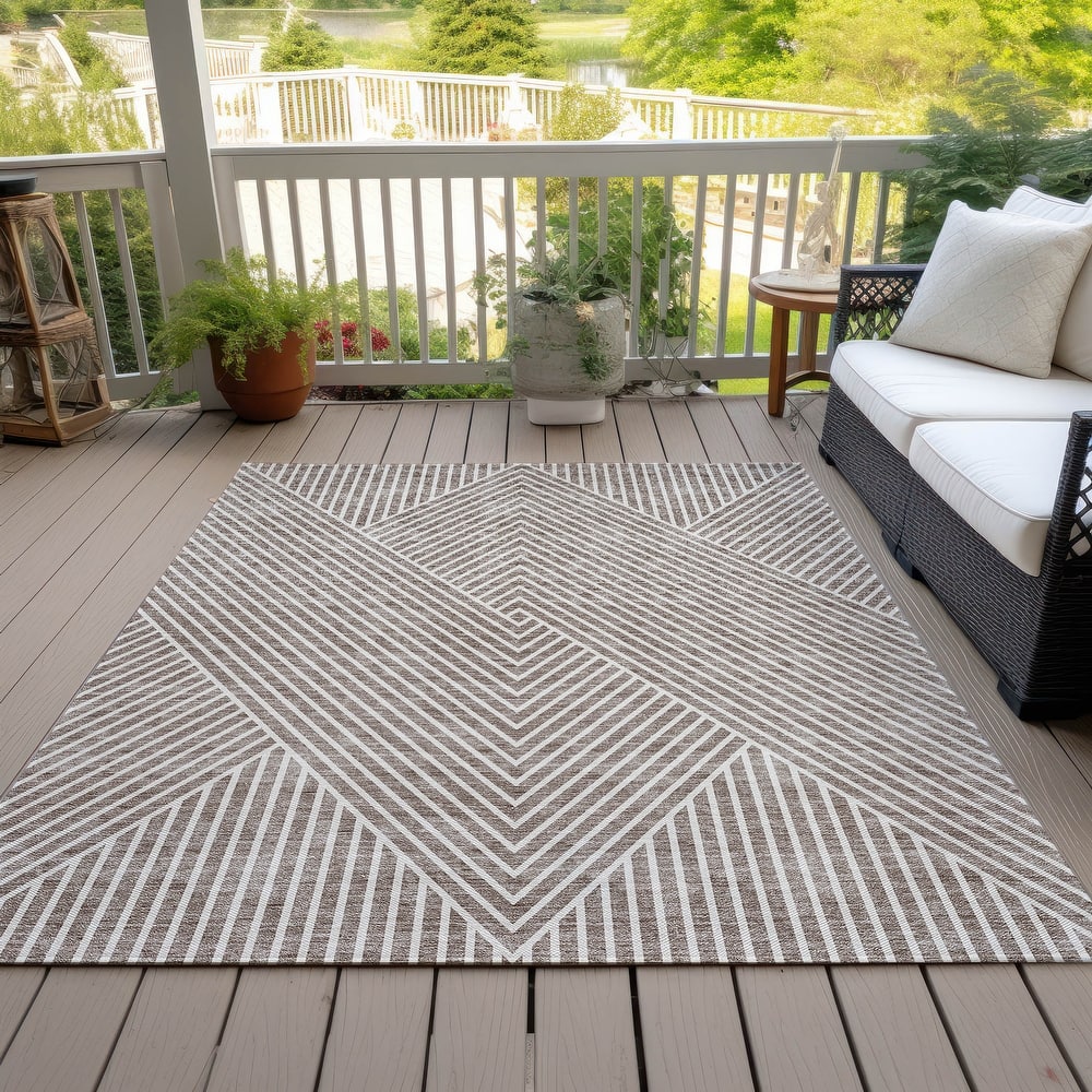 Machine Washable Indoor/ Outdoor Modern Geo Chantille Rug
