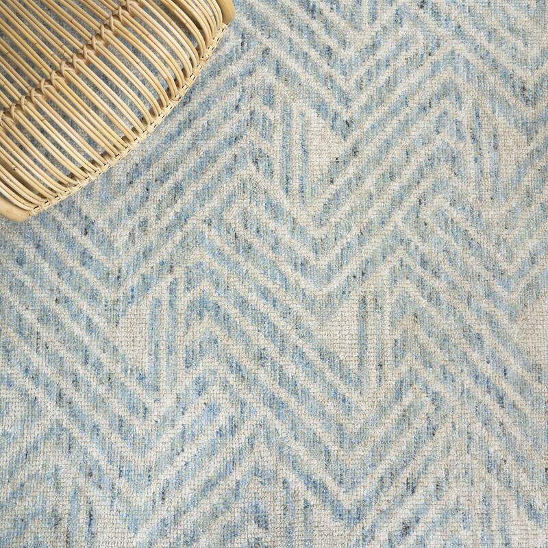 EXQUISITE RUGS Eaton Hand-knotted Wool/Bamboo Silk Ivory/Blue Area Rug.