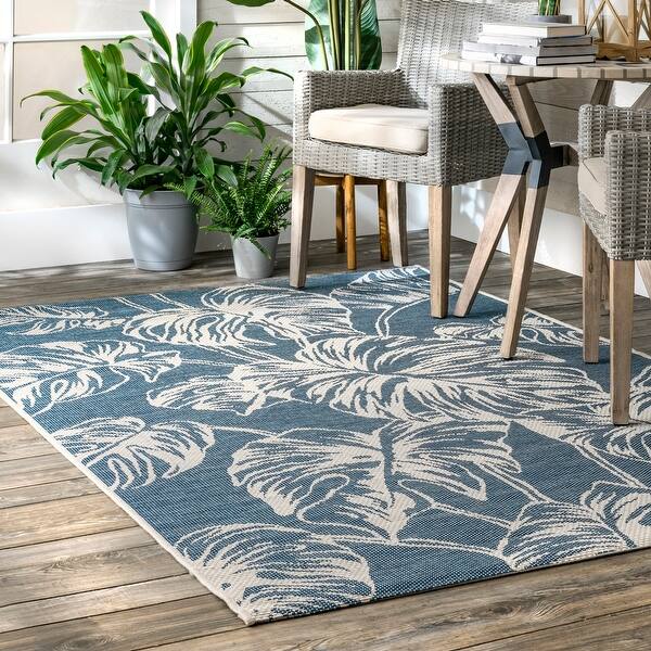 Nuloom Belle Palm Leaves Indoor Outdoor Area Rug On Sale Overstock 30622170 Palm leaf shadow on the wall.