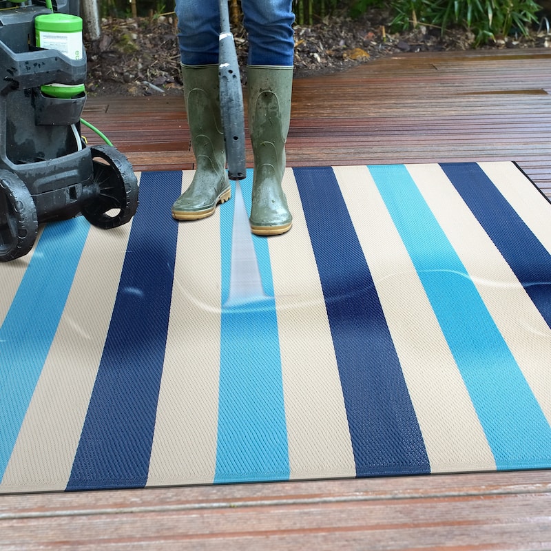 World Rug Gallery Contemporary Stripe Reversible Recycled Plastic Outdoor Rugs