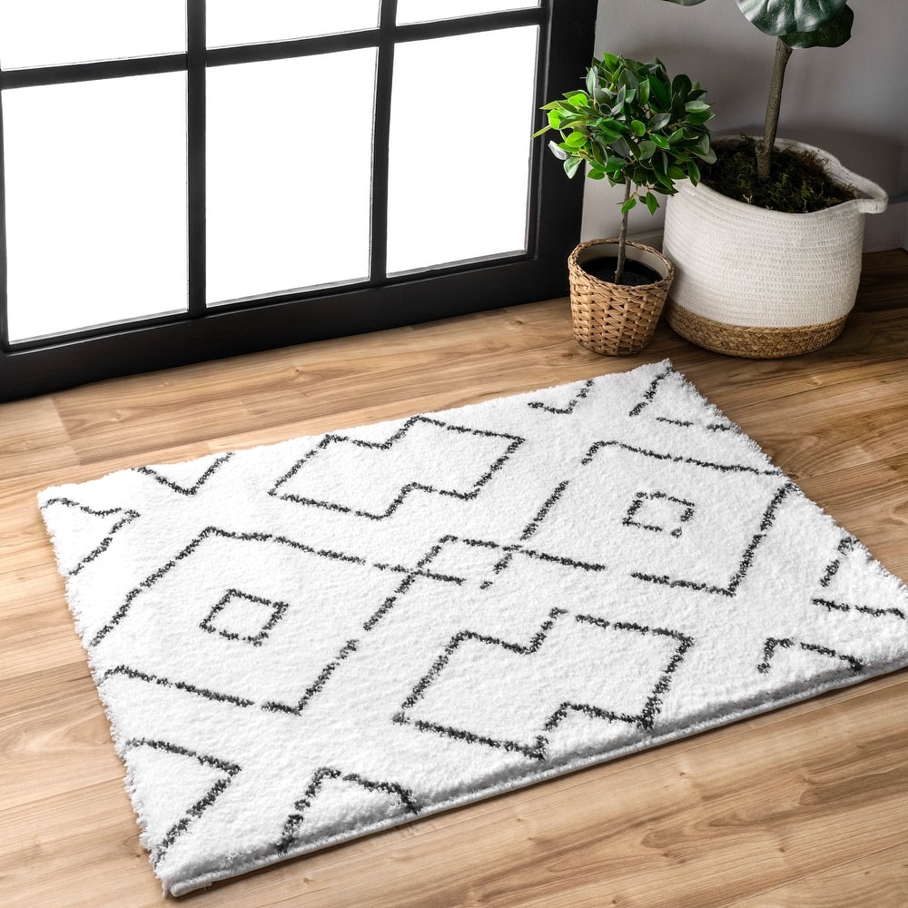 Nuloom Willow Contemporary Diamond Shag Area Rug