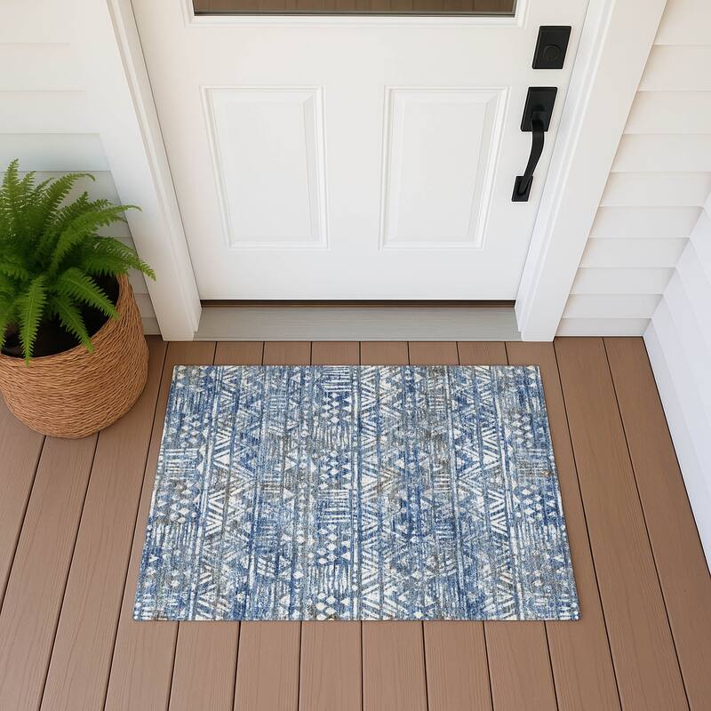 Machine Washable Indoor/ Outdoor Global Jara Chantille Rug - Navy - 1'8" x 2'6"