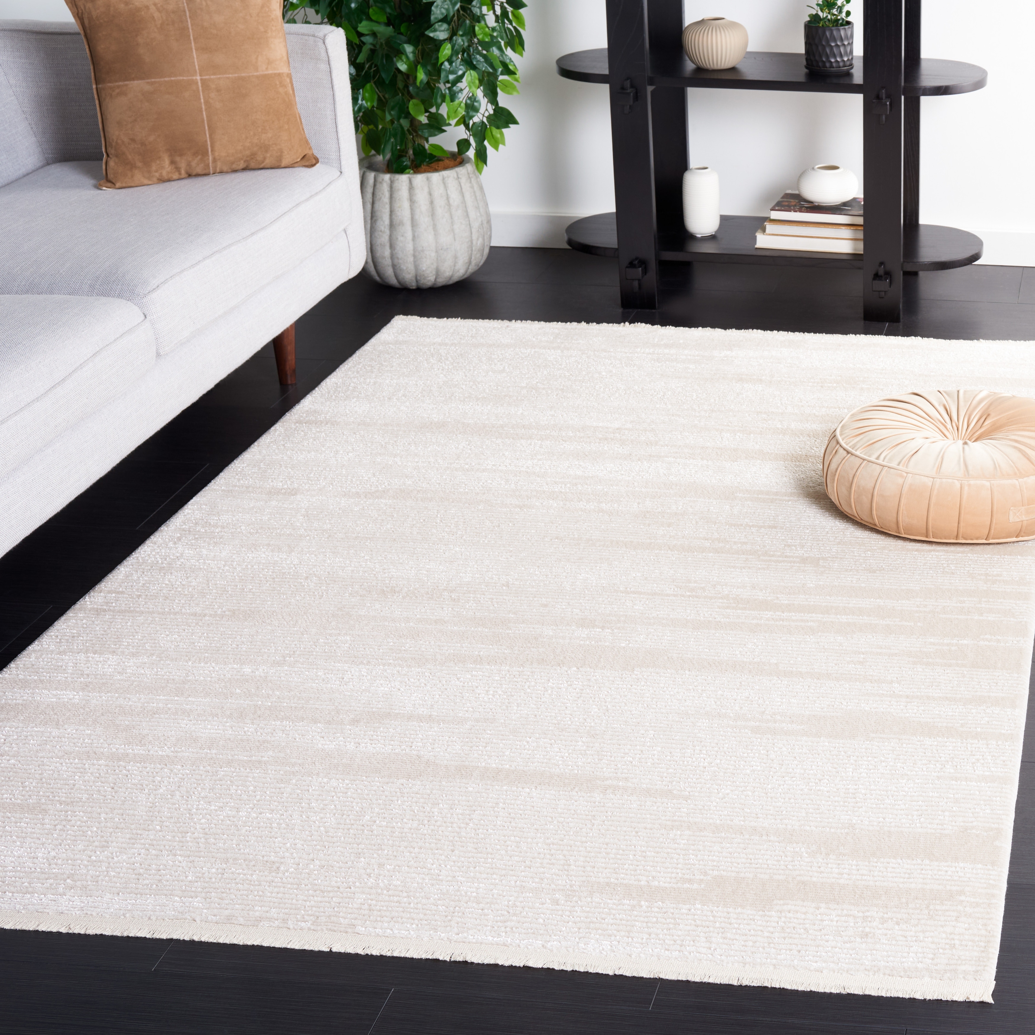 SAFAVIEH Whisper Abigael Modern Rug