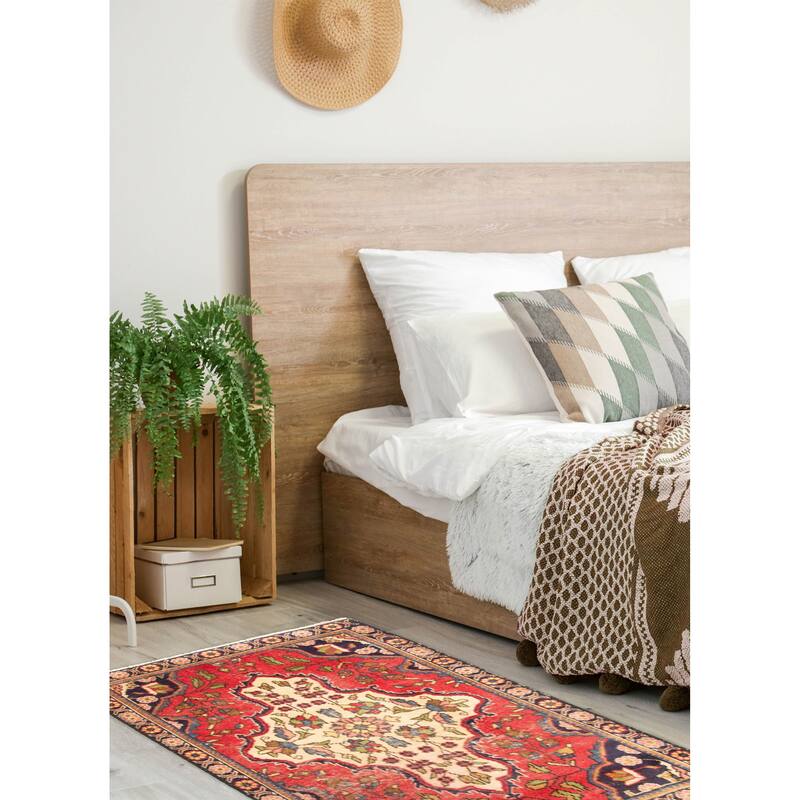 ECARPETGALLERY Hand-knotted Andelz Red Wool Rug - 3'1 x 4'5