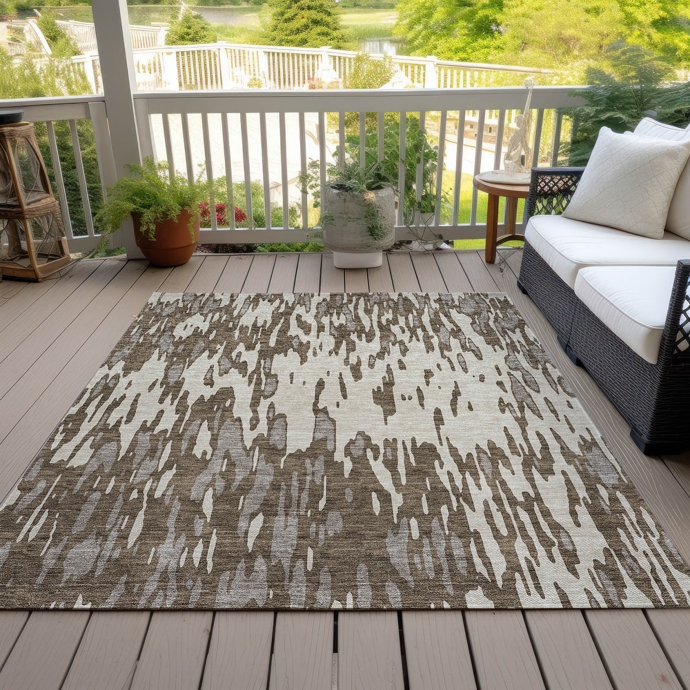 Machine Washable Indoor/ Outdoor Abstract Chantille Rug