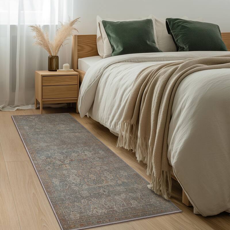 Mcow Vintage Floral Low-Pile Machine Washable Non-Slip Area Rug