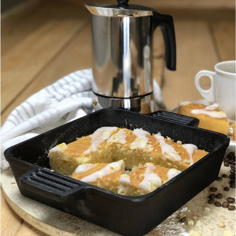 Bayou Classic® 8-in Cast Iron Square Cake Baking Pan