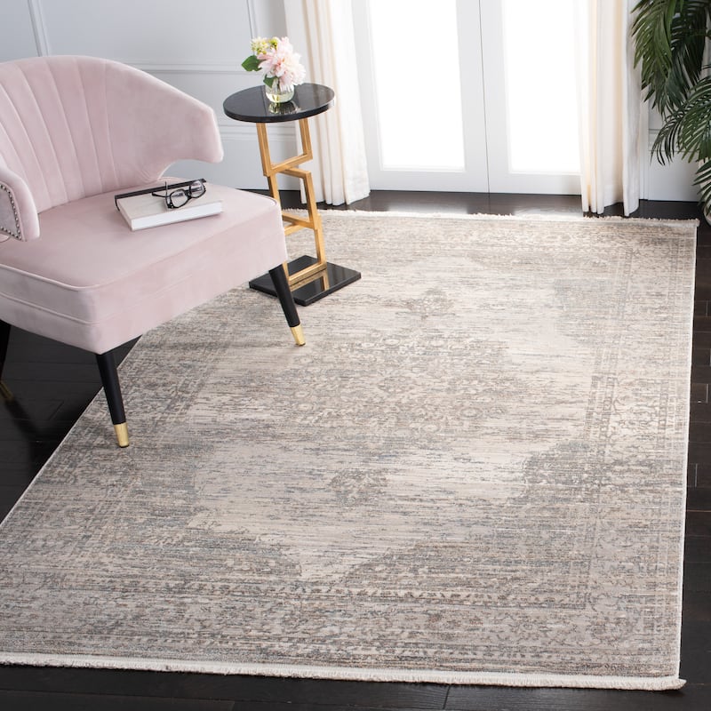 SAFAVIEH Marvel Veridiana Vintage Rug with Fringe - 5'1" x 7'6" - Beige/Silver