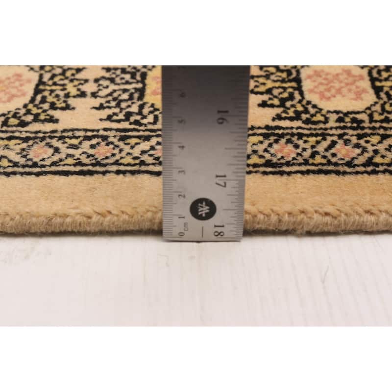 ECARPETGALLERY Hand-knotted Peshawar Bokhara Ivory Wool Rug - 2'8 x 6'11