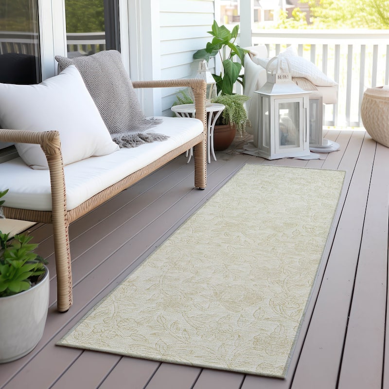 Machine Washable Indoor/ Outdoor Chantille Floral Farmhouse Rug - Ivory - 2'3" x 7'6"