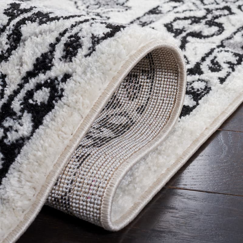 SAFAVIEH Tulum Doralice Bohemian & Eclectic Rug - 5'3" x 7'6"