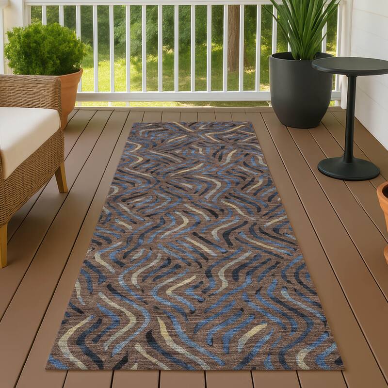 Machine Washable Indoor/ Outdoor Modern Jamie Chantille Rug - Fudge - 2'3" x 7'6"