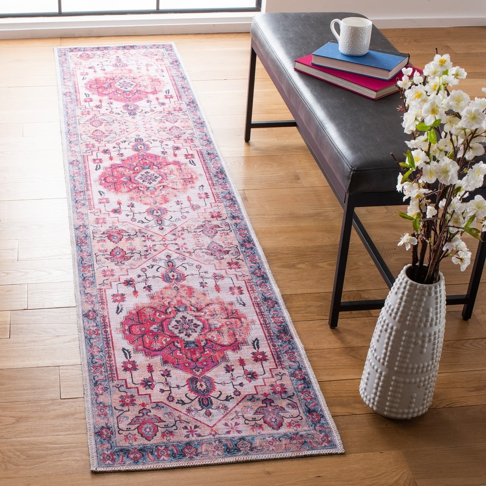 SAFAVIEH Serapi Machine Washable Thea Shabby Chic Distressed Rug