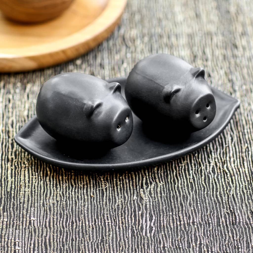 Novica Handmade Portly Pigs In Black Ceramic Salt And Pepper Set