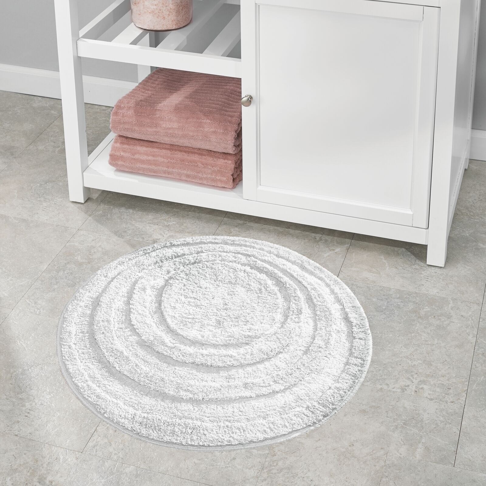 https://ak1.ostkcdn.com/images/products/is/images/direct/96802a4aac5daa52dad120ffdb0f5b23237d7a1f/mDesign-Round-Microfiber-Bathroom-Spa-Mat%2C-Accent-Rug%2C-Machine-Washable.jpg