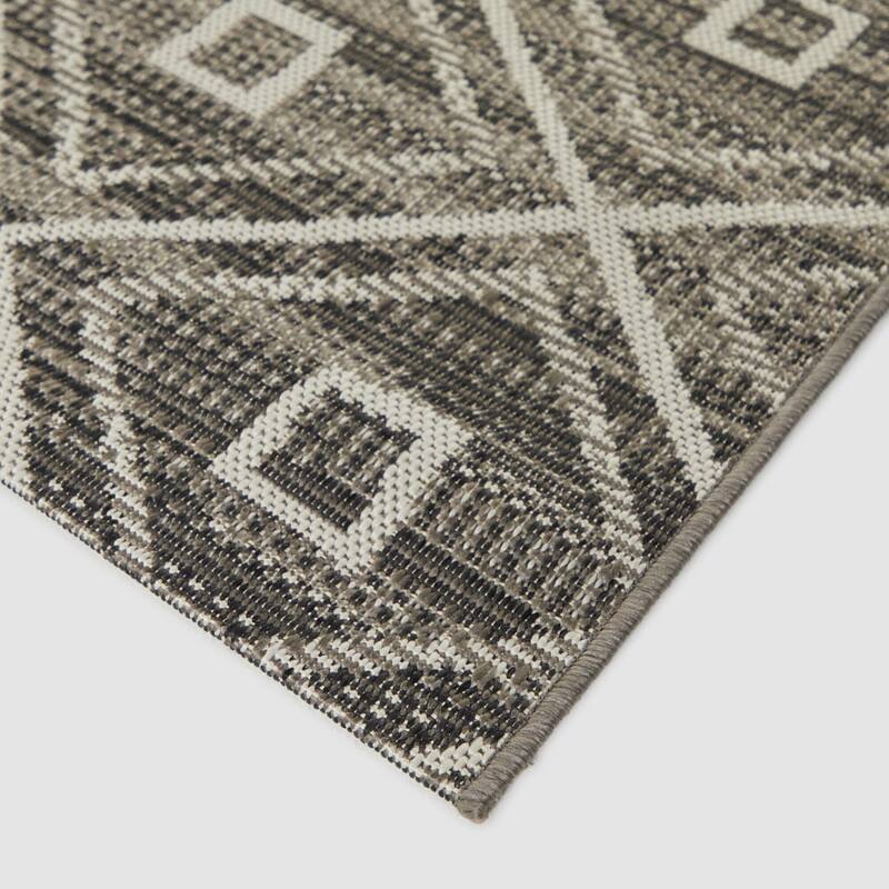 Annika Diamond Trellis Pattern Indoor/ Outdoor Area Rug