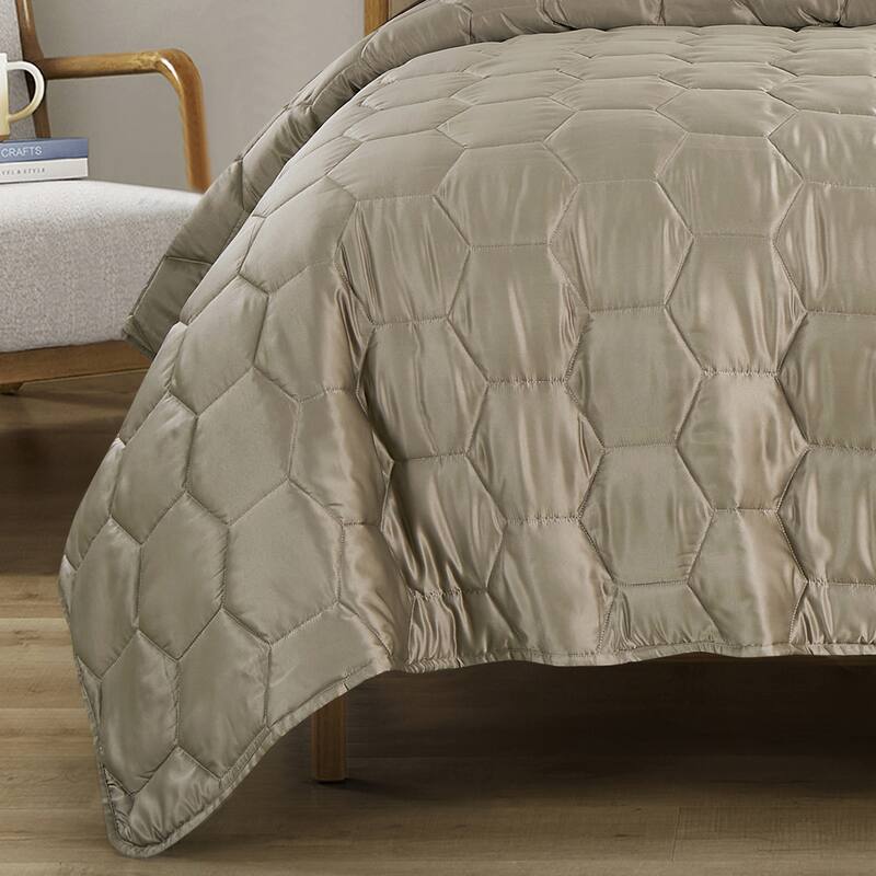Aurelio Satin 3 Piece Reversible Bedspread