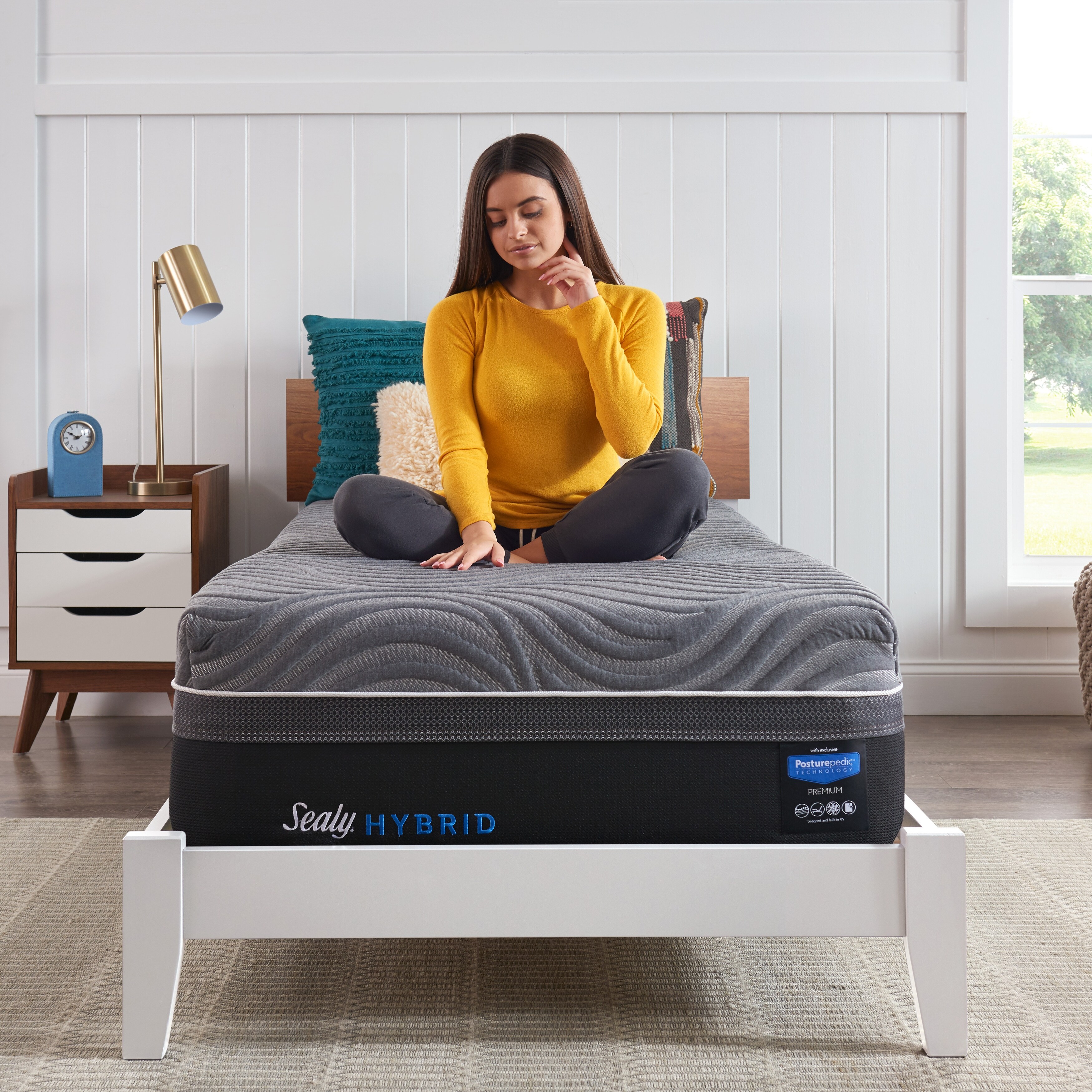Sealy Premium Silver Chill 14-inch Hybrid Cooling Mattress - Bed