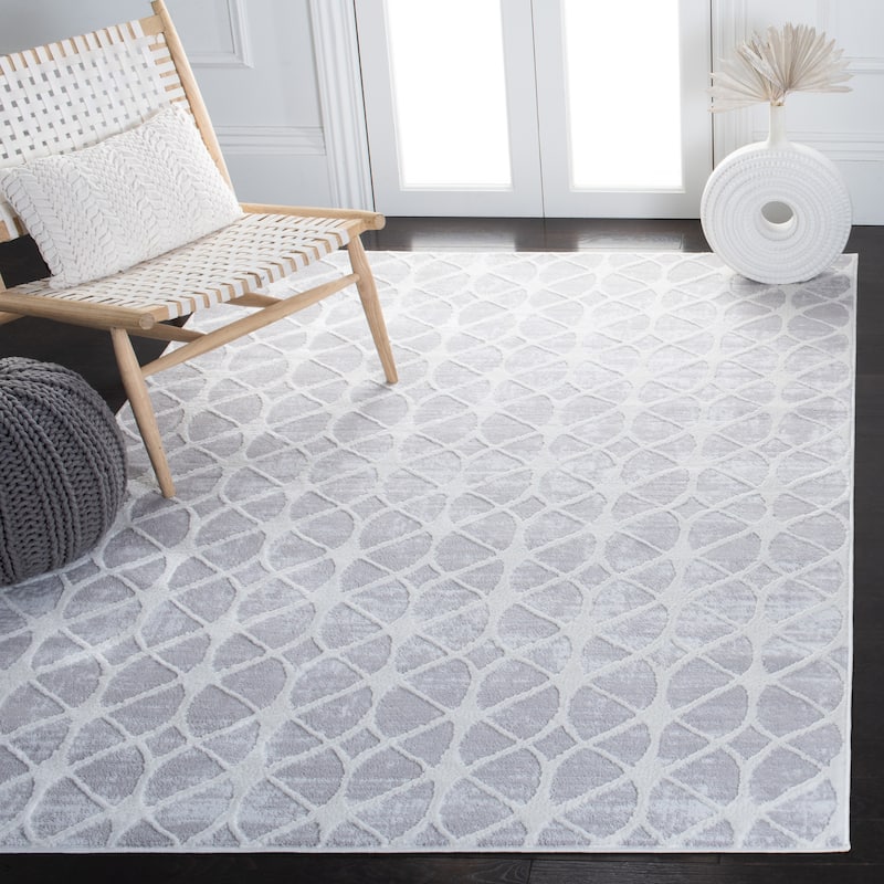 SAFAVIEH Amelia Tanasa Geometric Distressed Rug - 5'3" x 7'6" - Grey/Ivory