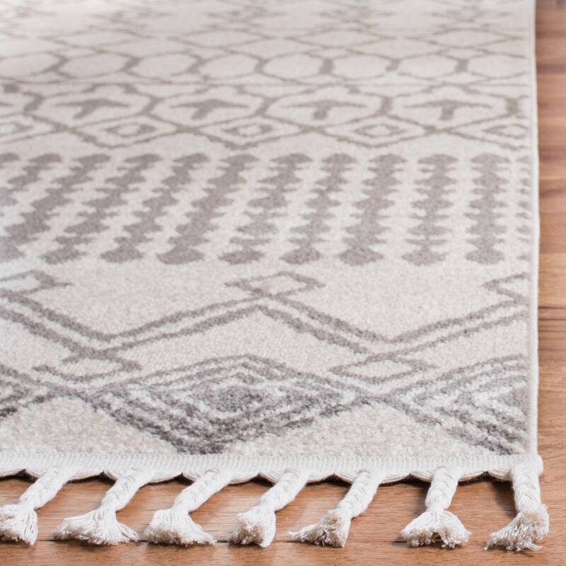 SAFAVIEH Kasbah Mihoko Moroccan Tassel Rug
