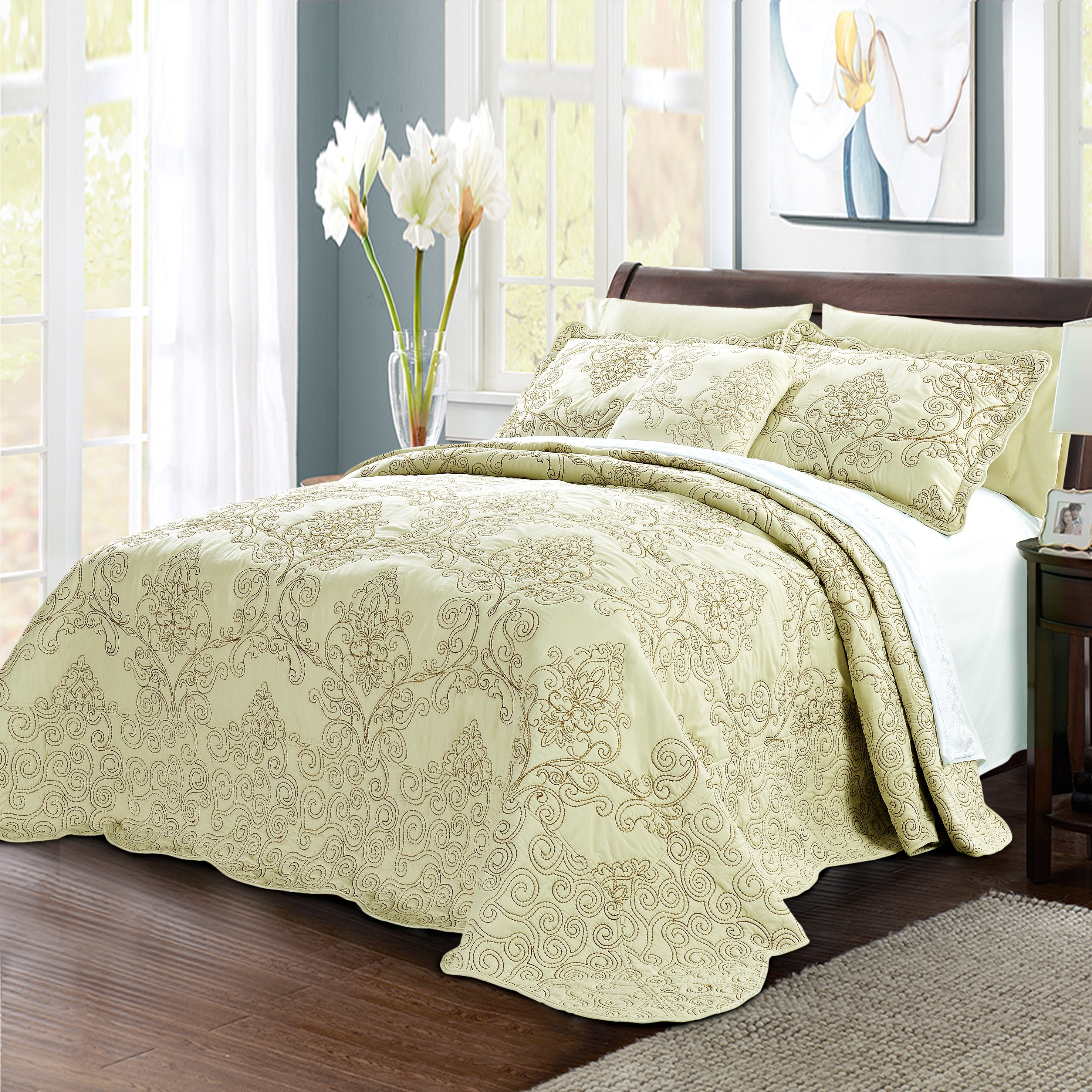 Serenta Damask Oversized 4-piece Bedspread Set