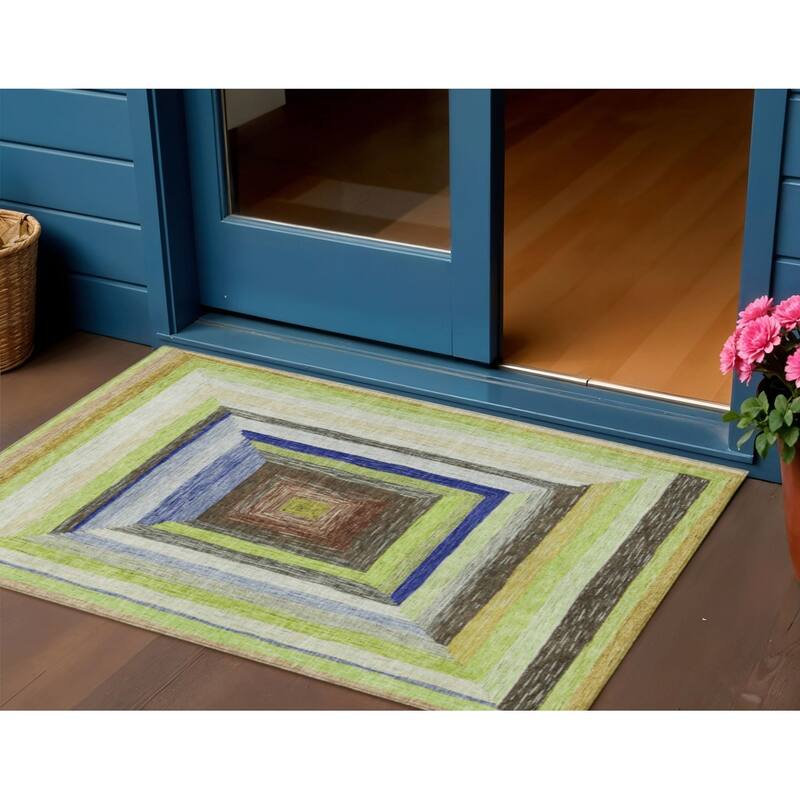 HomeRoots Geometric Transitional Rectangle Outdoor Rug - 3' x 5'