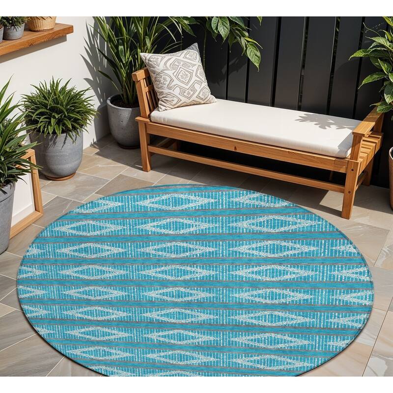 HomeRoots Geometric Transitional Rectangle Outdoor Rug - 8' Round