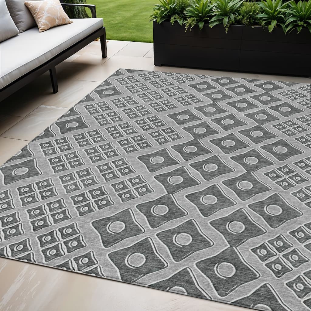 Gray And Light Gray Geometric Washable Indoor Outdoor Area Rug - 5' X 8'