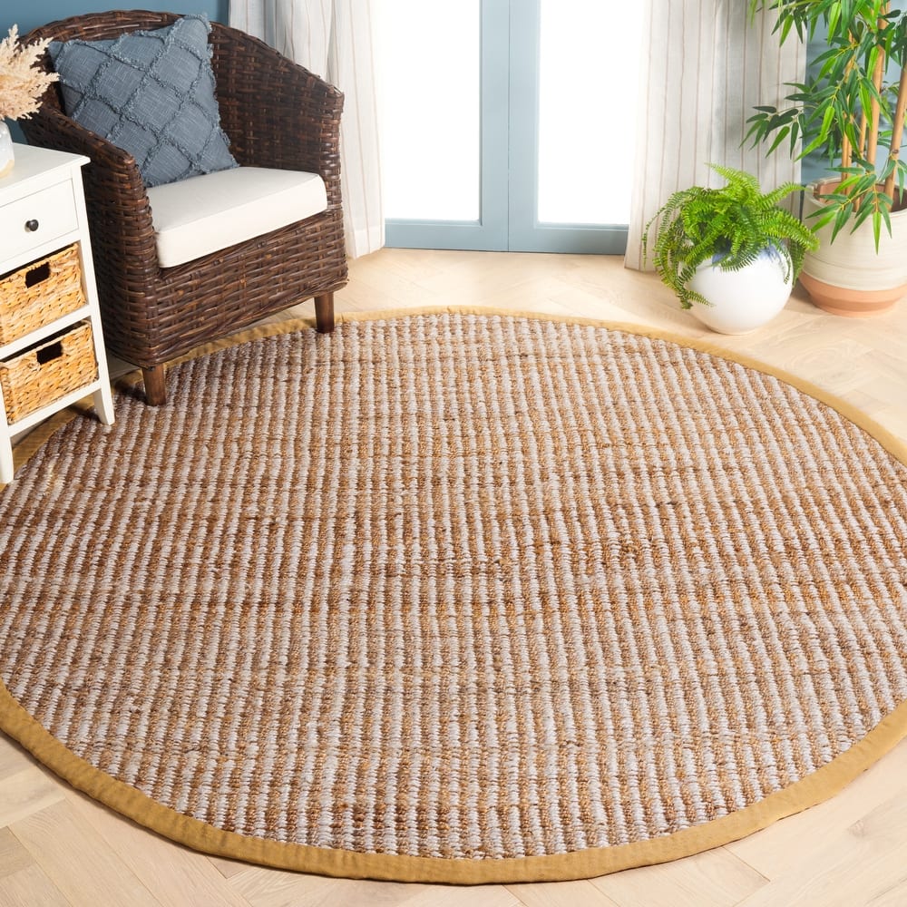 SAFAVIEH Handmade Natural Fiber Yuridia Jute Rug