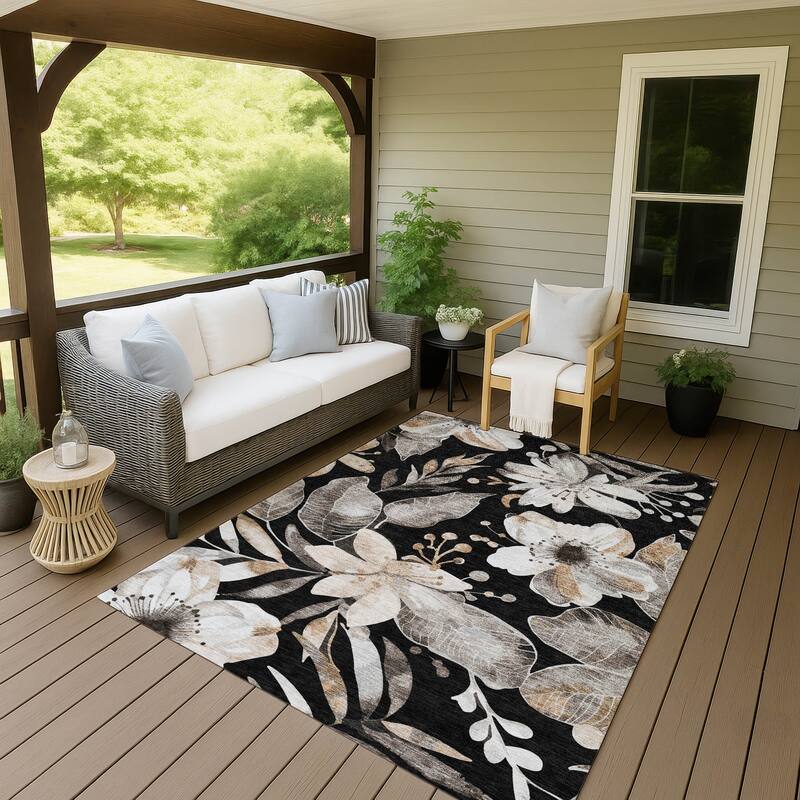 Machine Washable Indoor/ Outdoor Floral Chantille Rug - Black - 3' x 5'