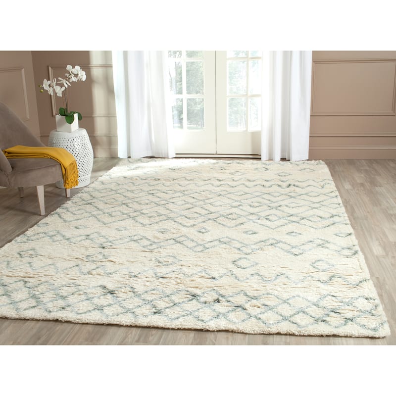 SAFAVIEH Handmade Casablanca Shag Dalma Tribal Wool Rug - 10' x 14' - Ivory/Blue