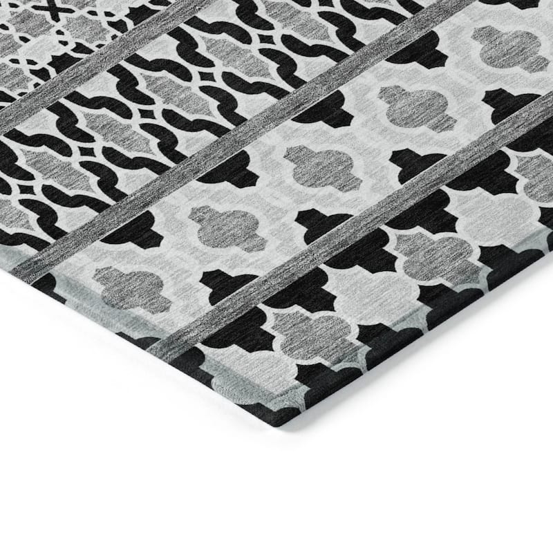 HomeRoots Quatrefoil Transitional Rectangle Outdoor Rug