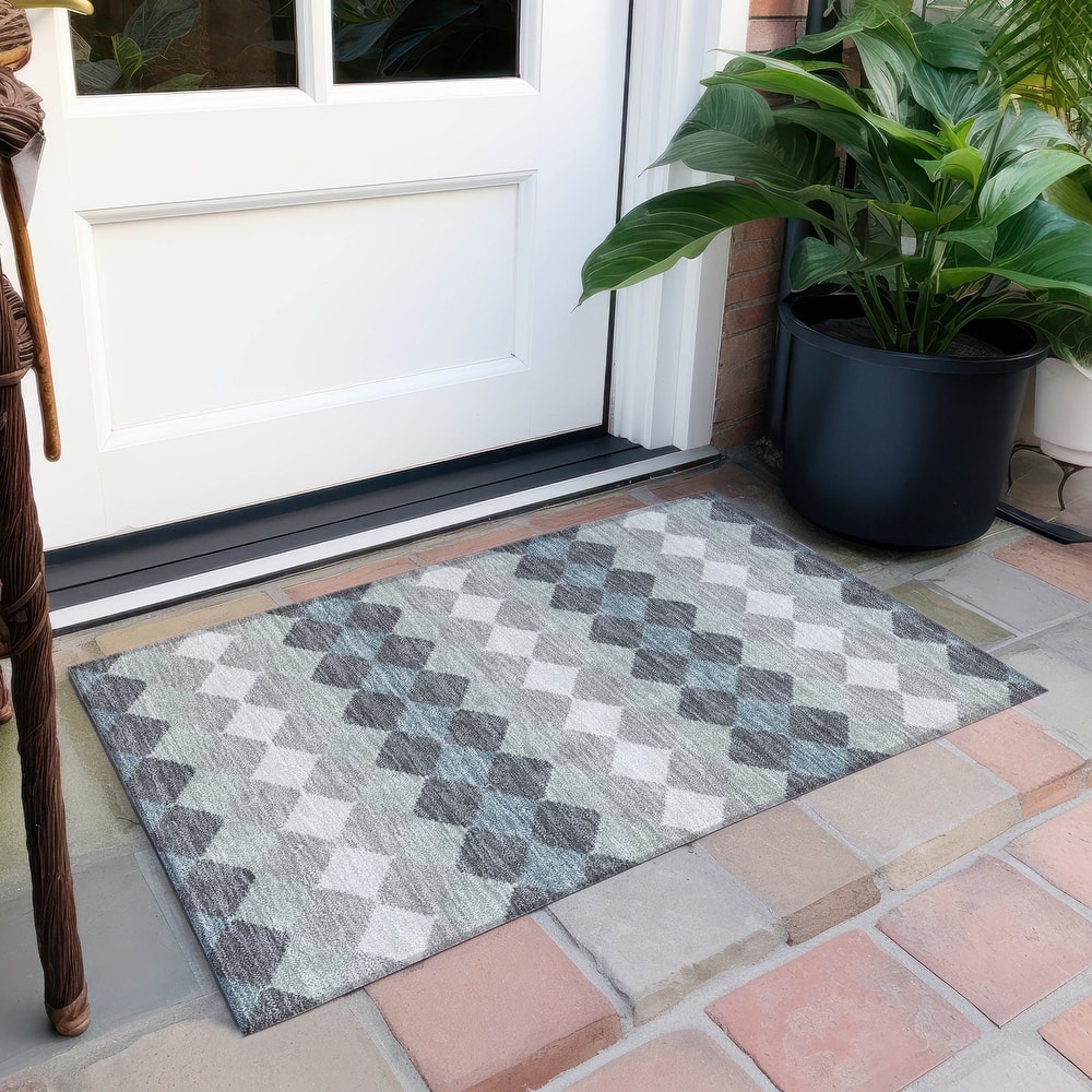 Machine Washable Indoor/ Outdoor Modern Mosaic Chantille Rug